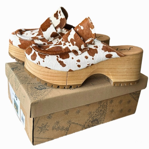 Free People Shoes - Free People NWT Corbin Hair On Clogs Brown Women’s Size EU 39 US 9